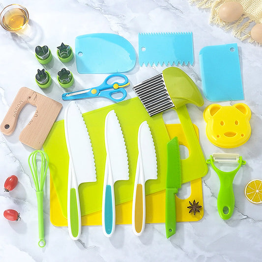 Kids Plastic Kitchen Knife & Cutting Board Set
