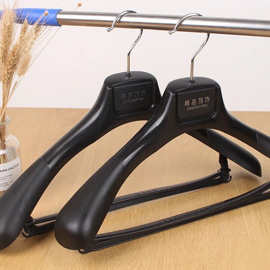 5pcs Wide Shoulder Plastic Clothes Hangers
