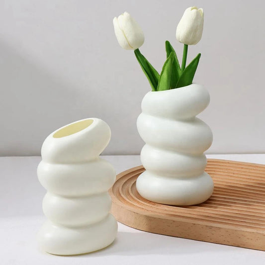 Nordic Plastic Spiral Vase – Modern Flower Arrangement Container
