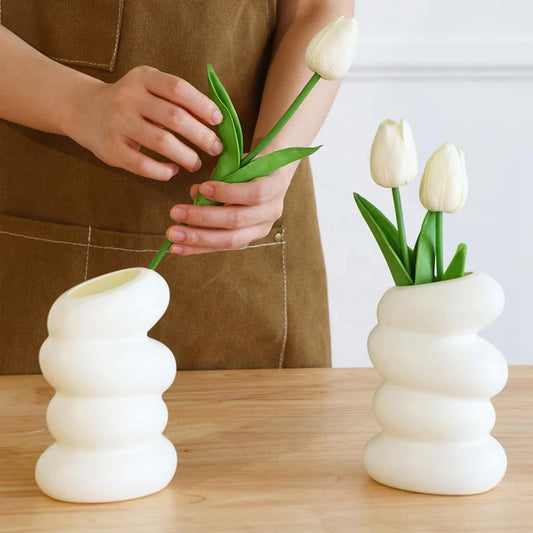 Nordic Plastic Spiral Vase – Modern Flower Arrangement Container